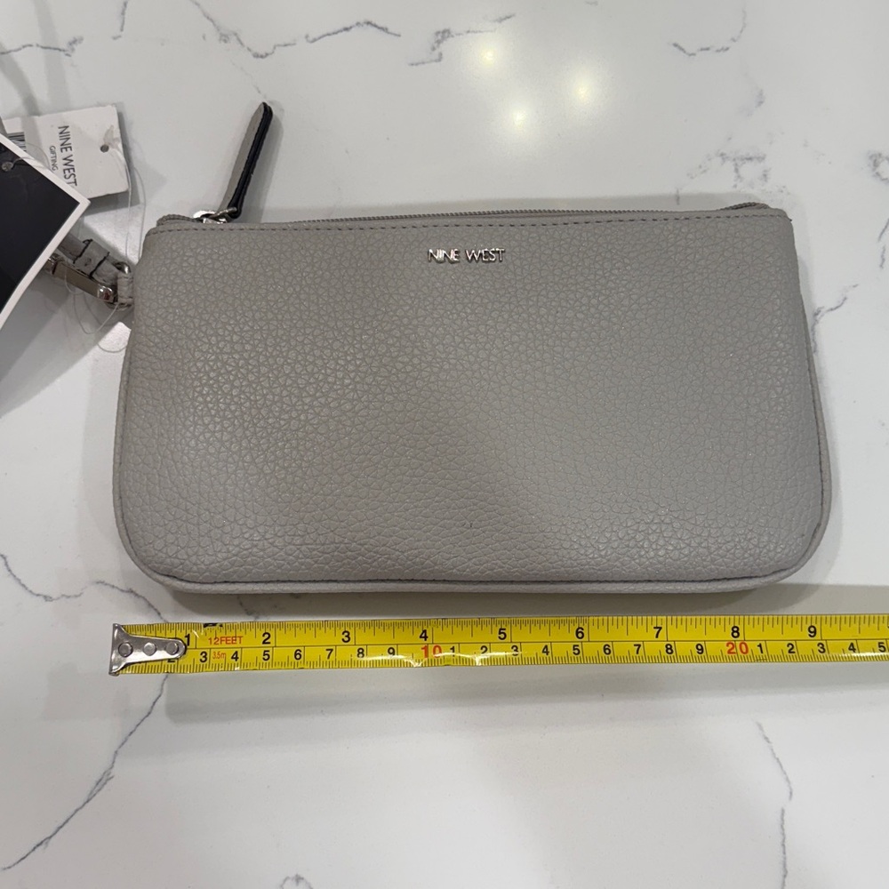 Nine West grey wallet wristlet - Picture 7 of 8